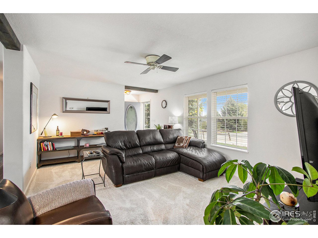 121 Victoria Dr