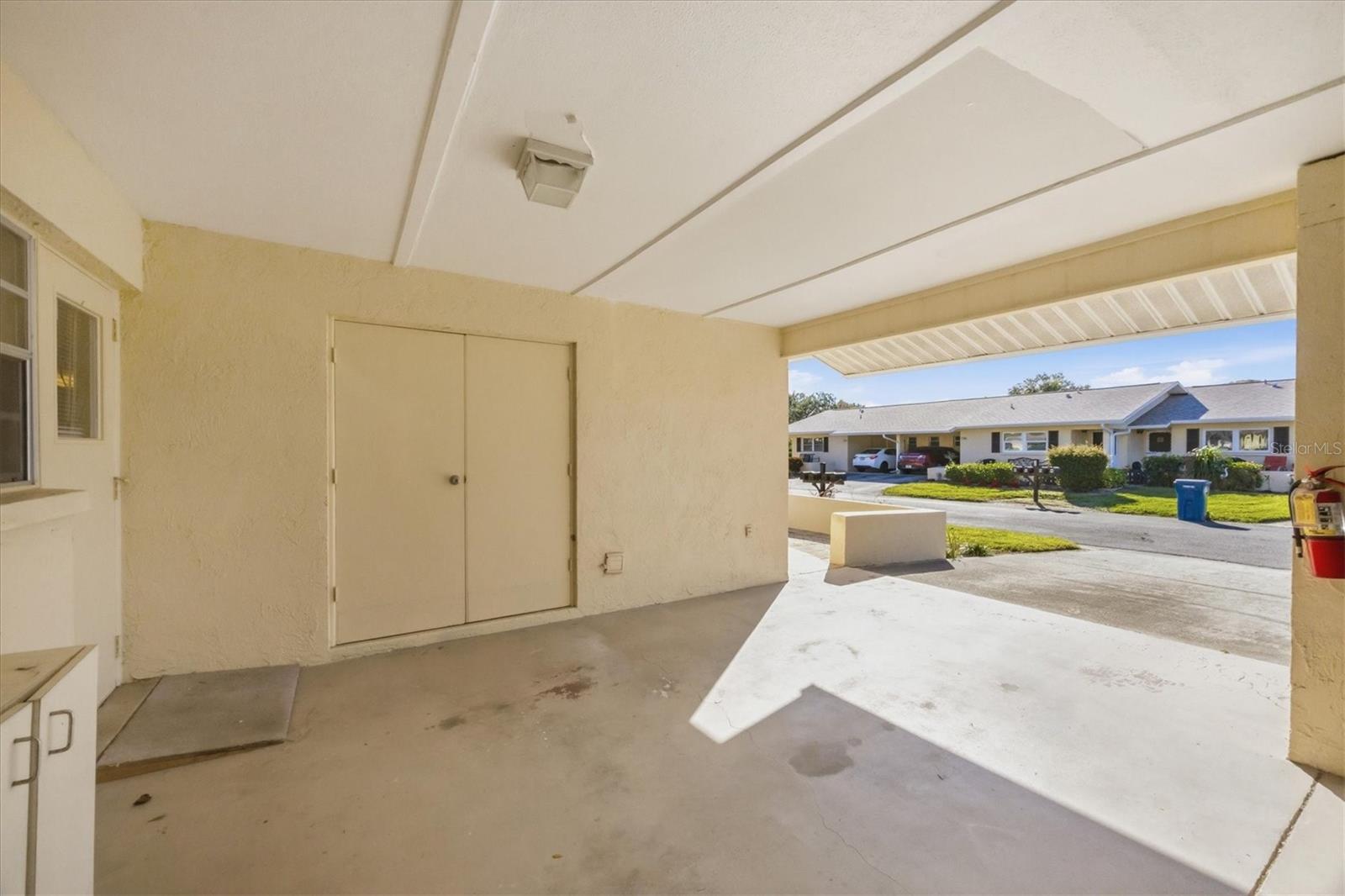 390 301 Boulevard W 27C