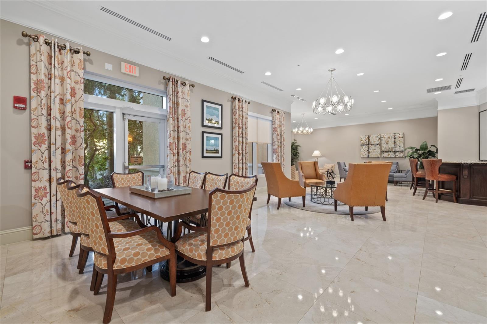 800 N Tamiami Trail 611