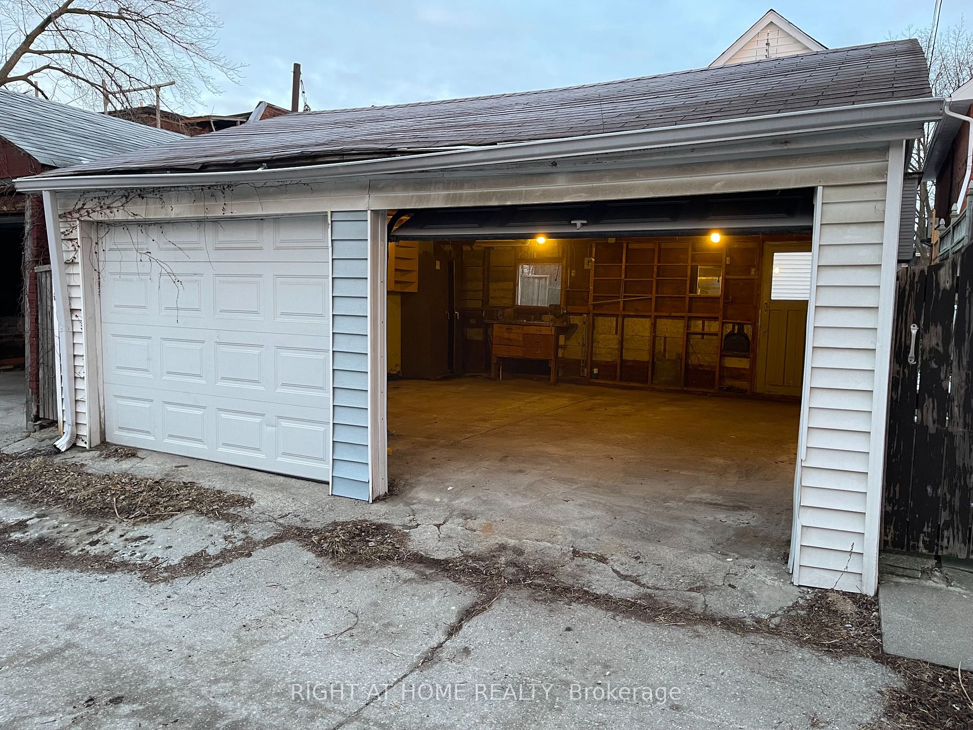 35 Jerome St