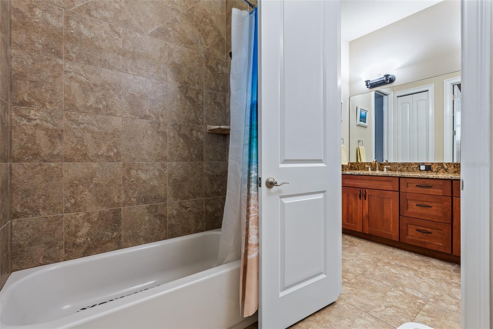 2 Humming Bird Circle