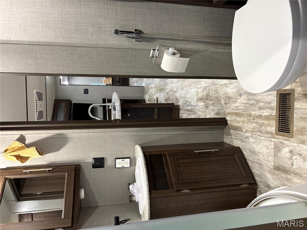 10255 Squaw Creek Rd