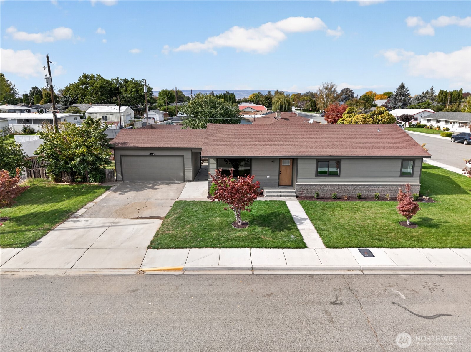 903 6th Ave SE