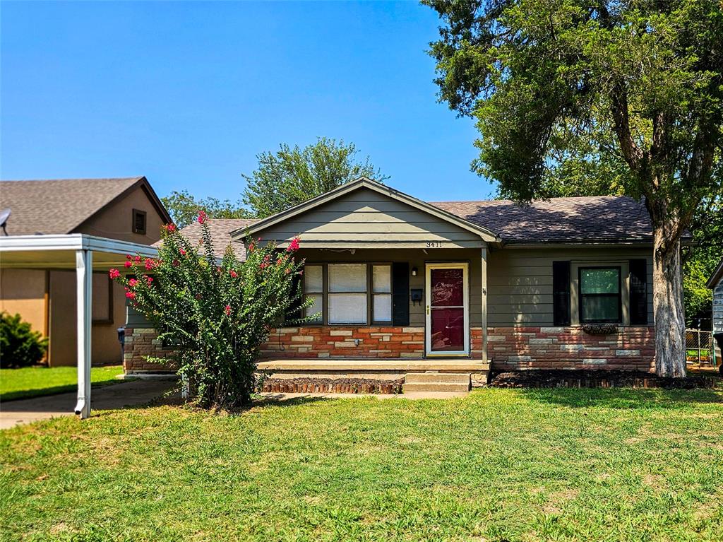 Perfect starter home, downsize, or investment!! Featuring open-concept living, a breakfast bar, lots of cabinet storage, refinished wood flooring, and spacious bedrooms with lots of natural light. The backyard is very large and features a storage shed, refinished deck and fire pit perfect for relaxing or entertaining! Conveniently located close to Deniston Park, Uptown 23rd, restaurants, nightlife,  i44 and Central OKC.