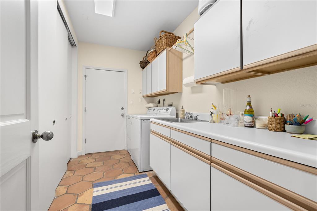 700 Old Compass Road