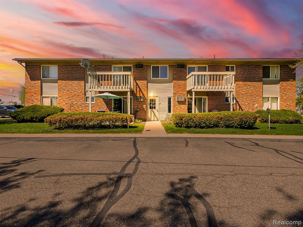 125 E Van Riper Road 5