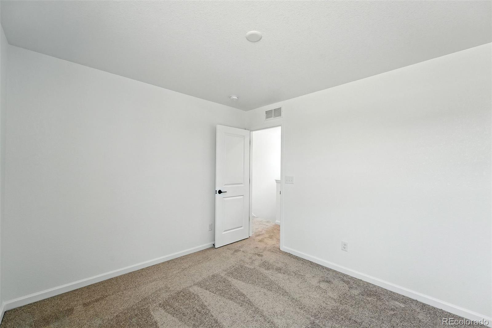 3295 N Coolidge Way