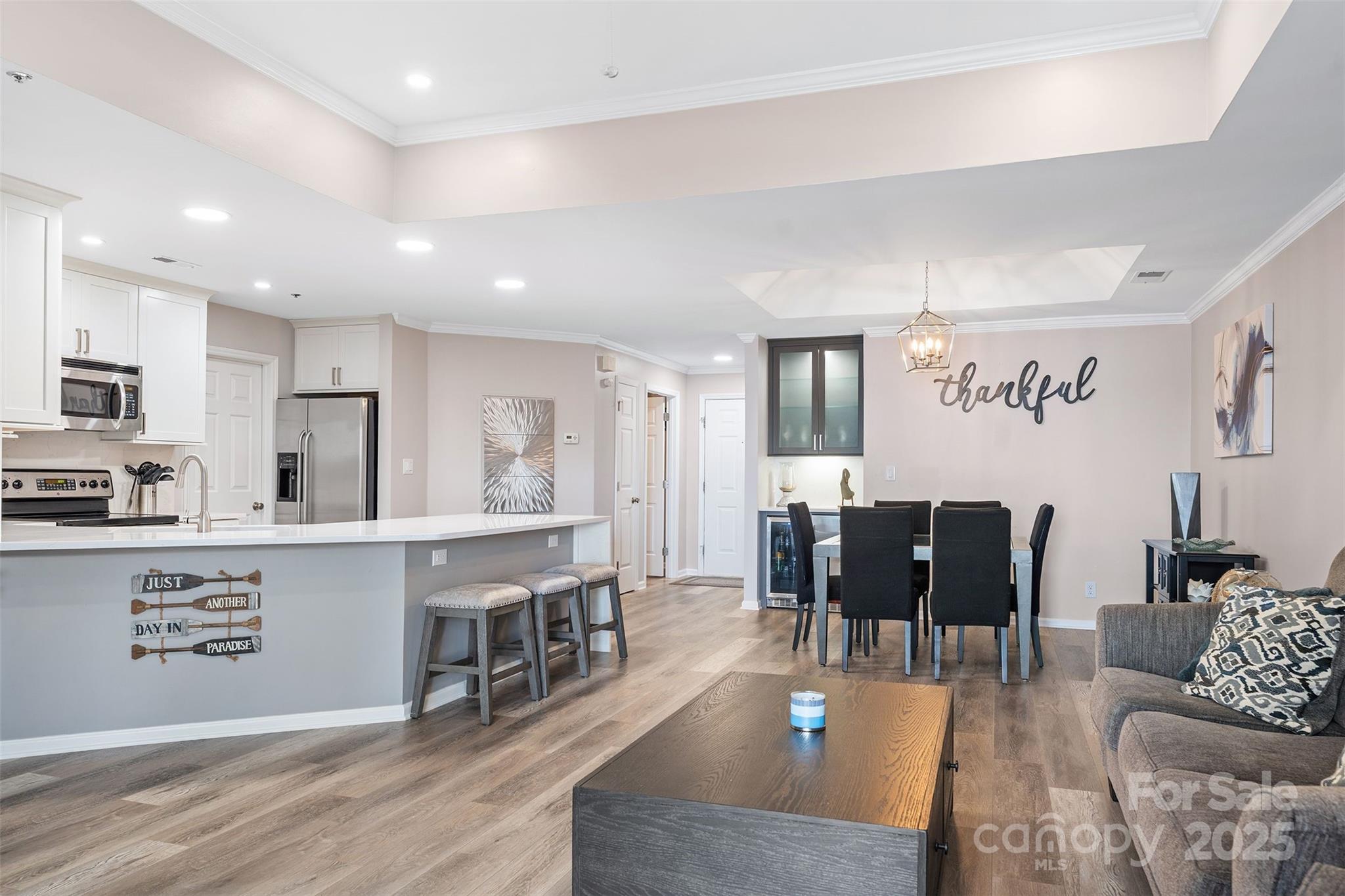 18589 Vineyard Point Lane