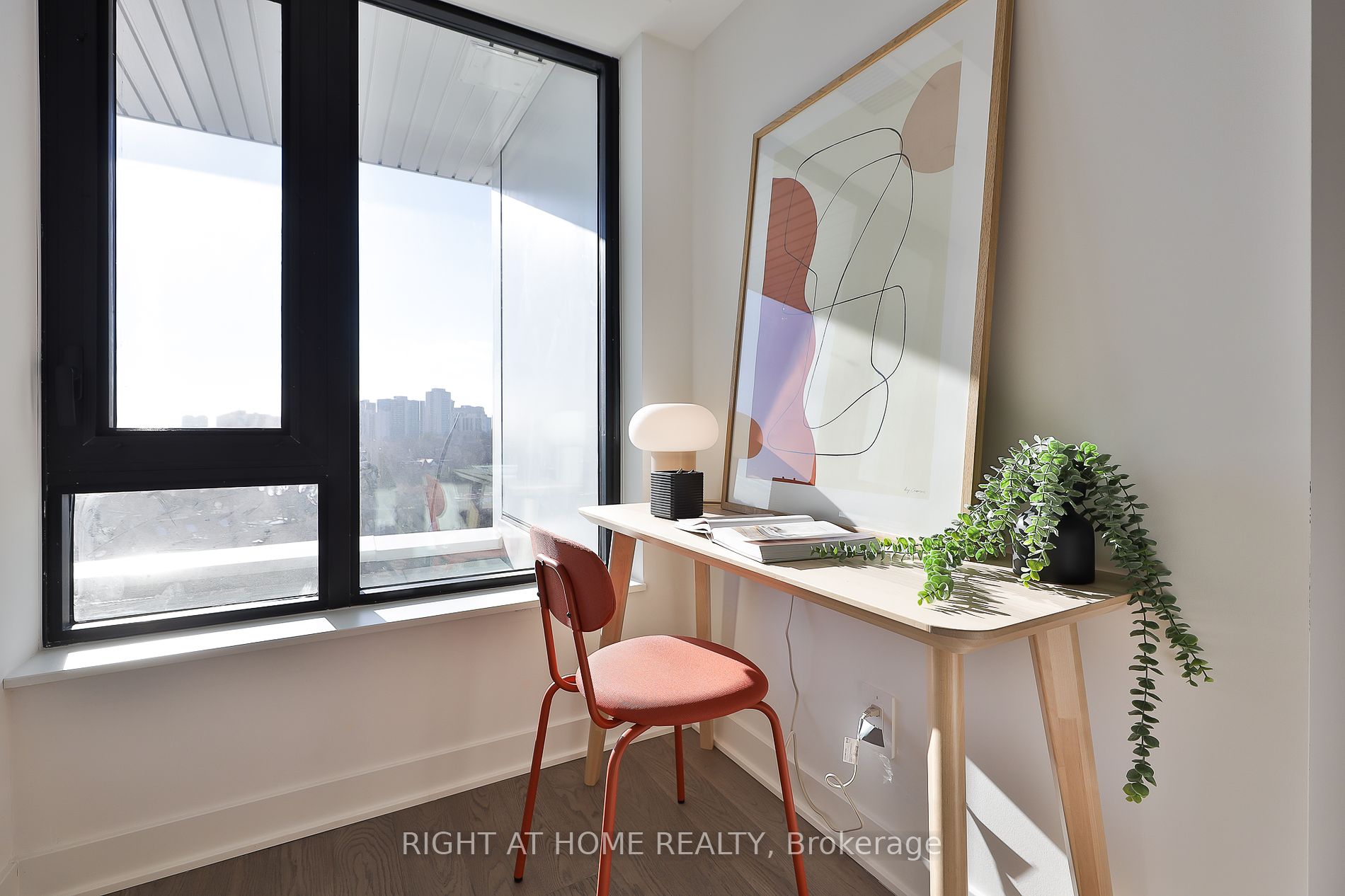 2720 W Dundas St 620