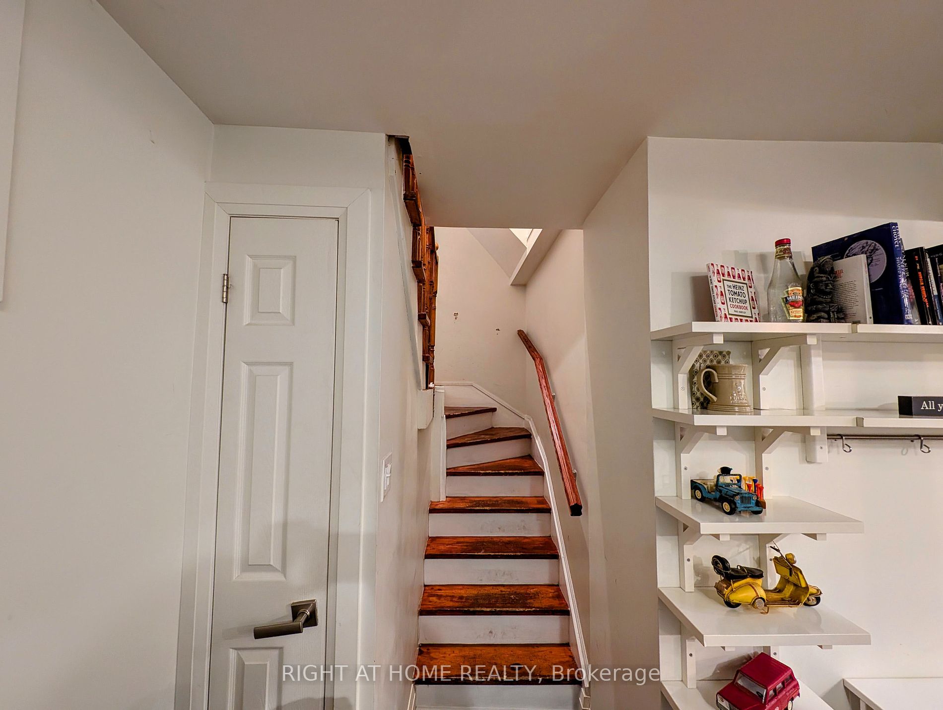297 Keele St B