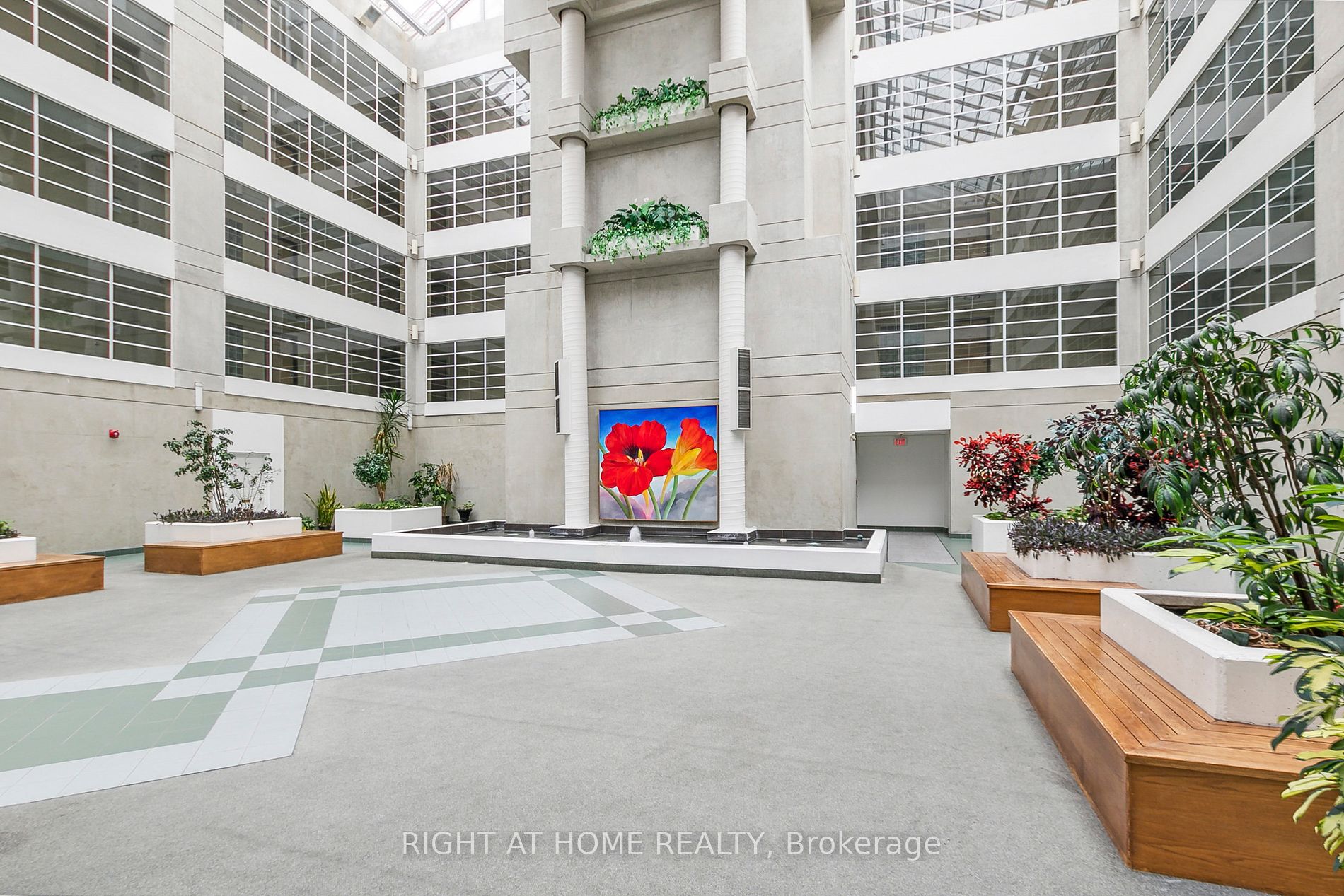 5800 E Sheppard Ave 304