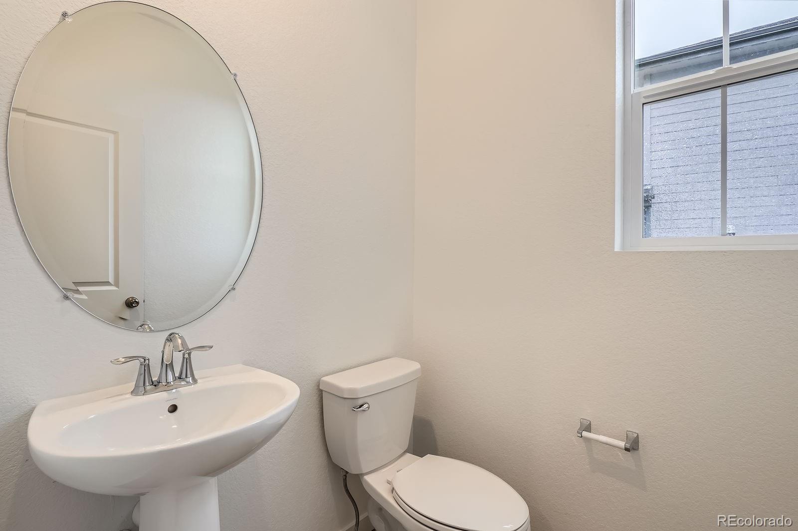 11039 Snowdon Street