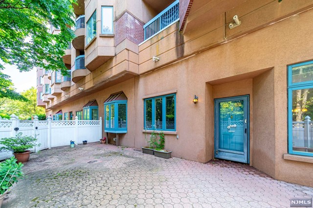 Edgewater NJ Condos For Sale