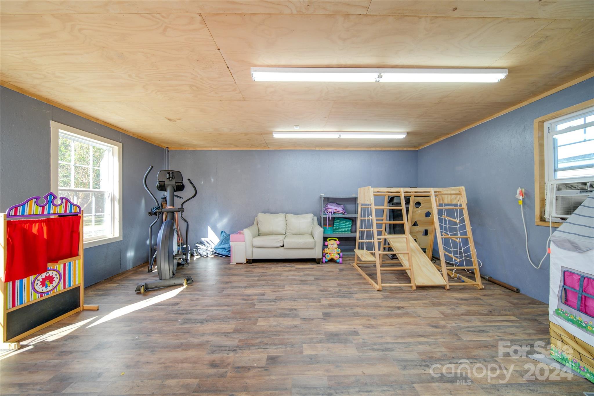 3518 Parkwood School Road