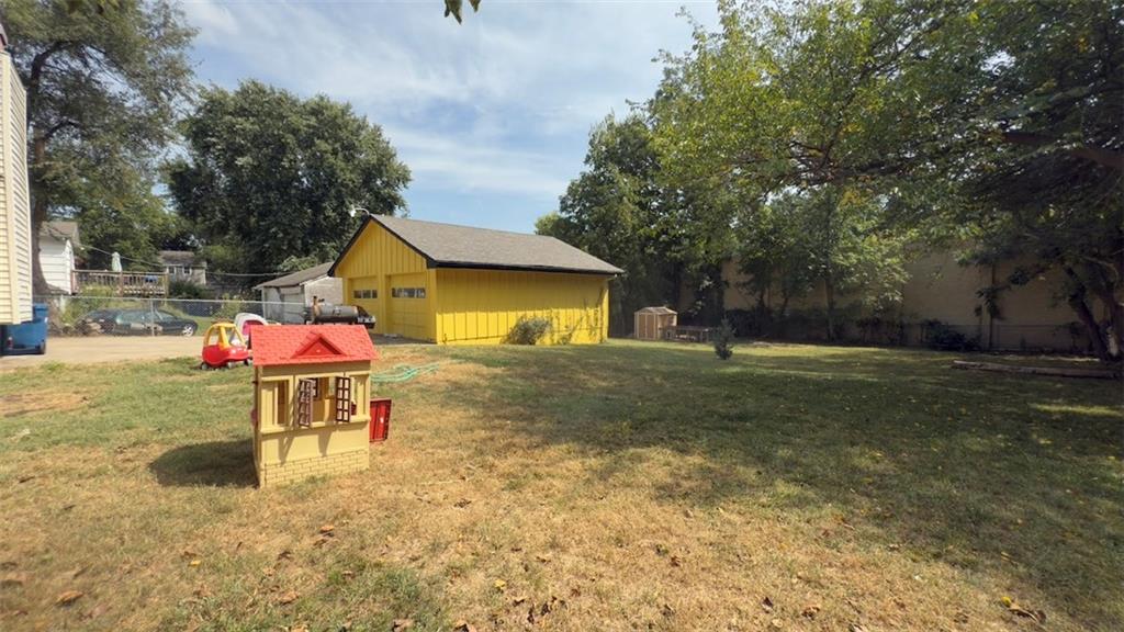 327 E Longfellow Street