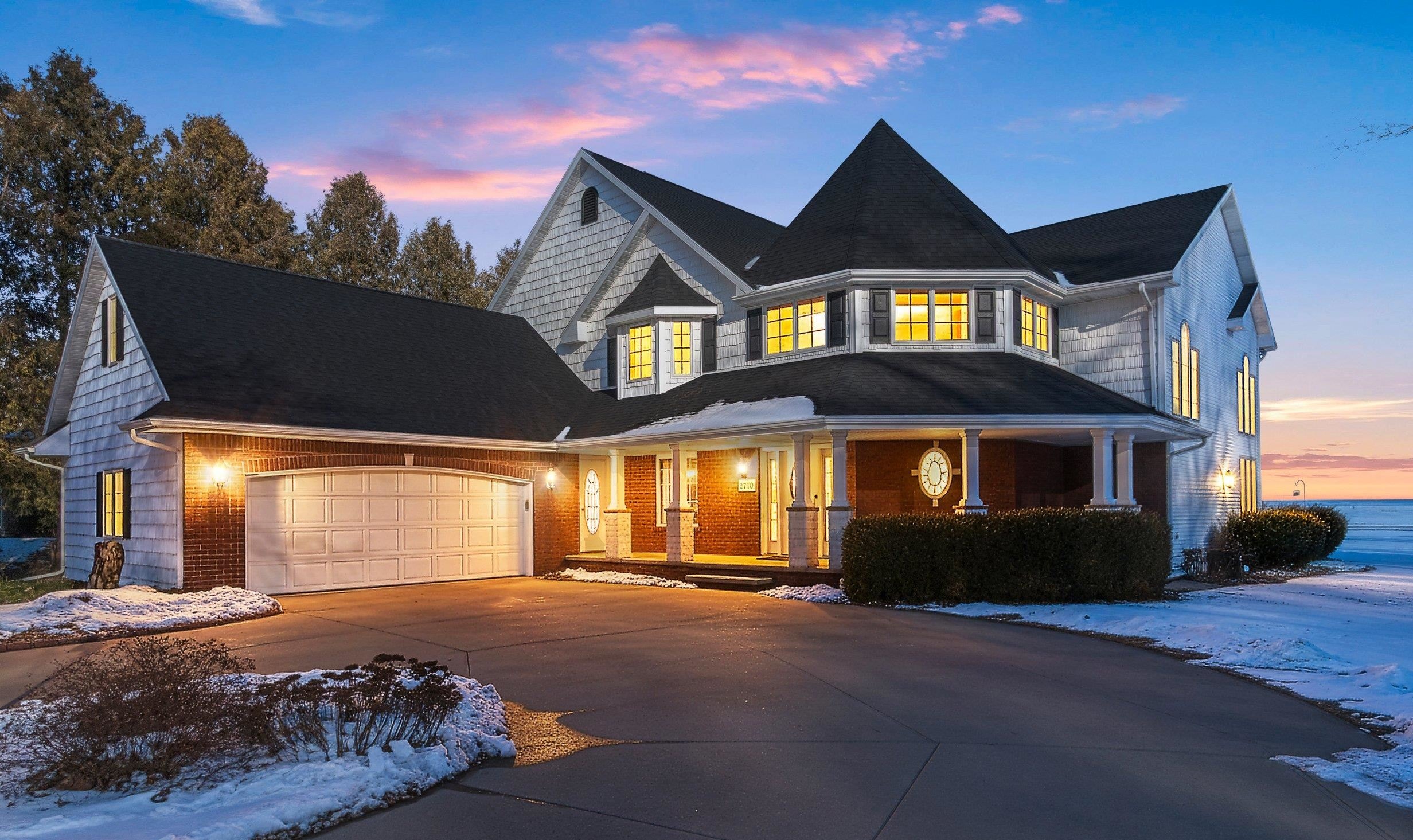 2710 Shorewood Drive