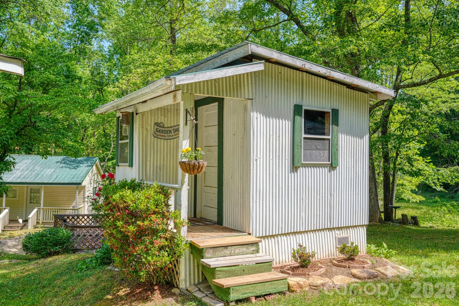 123 Little Rock Way