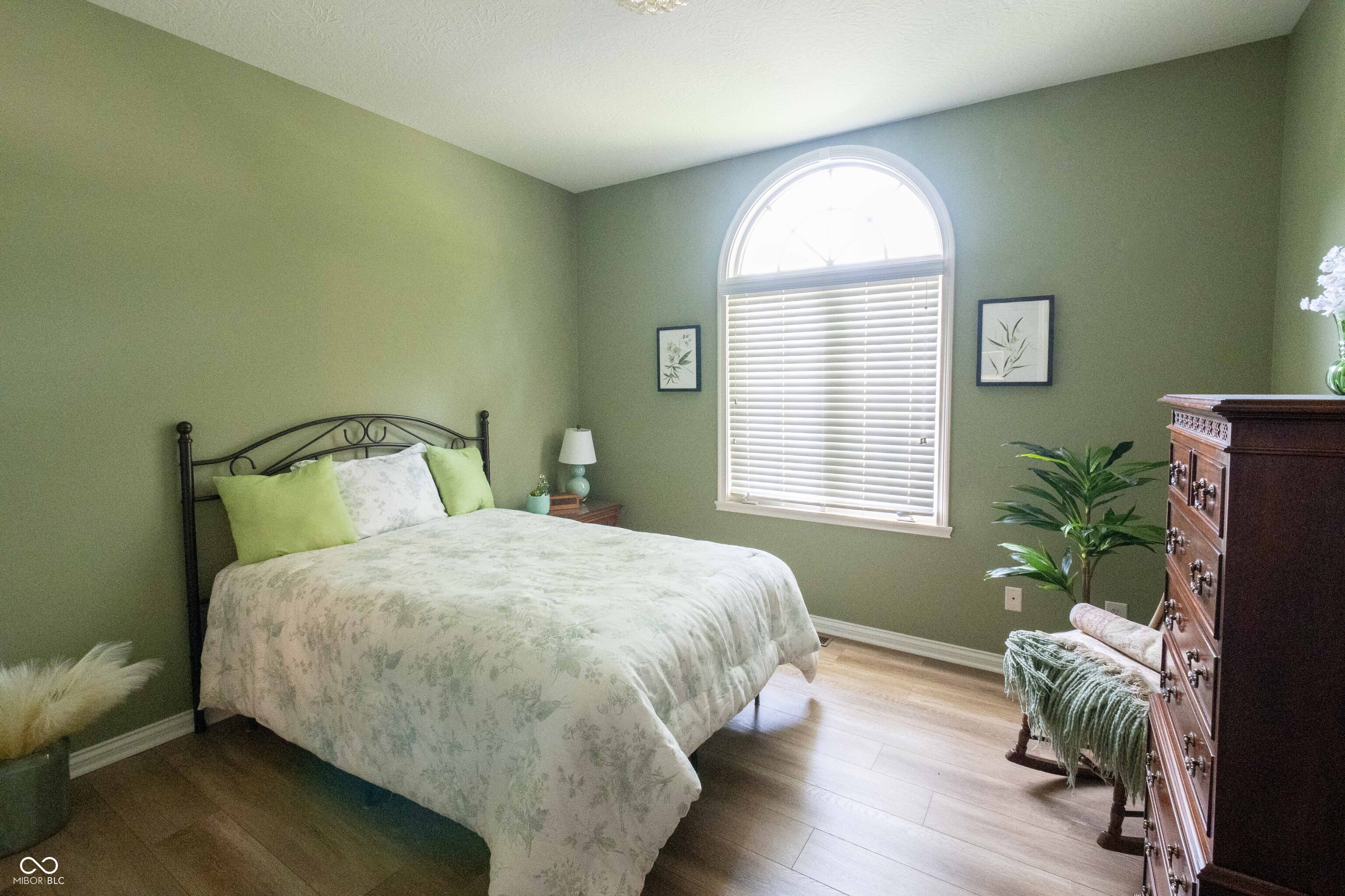 1701 Pathway Drive N