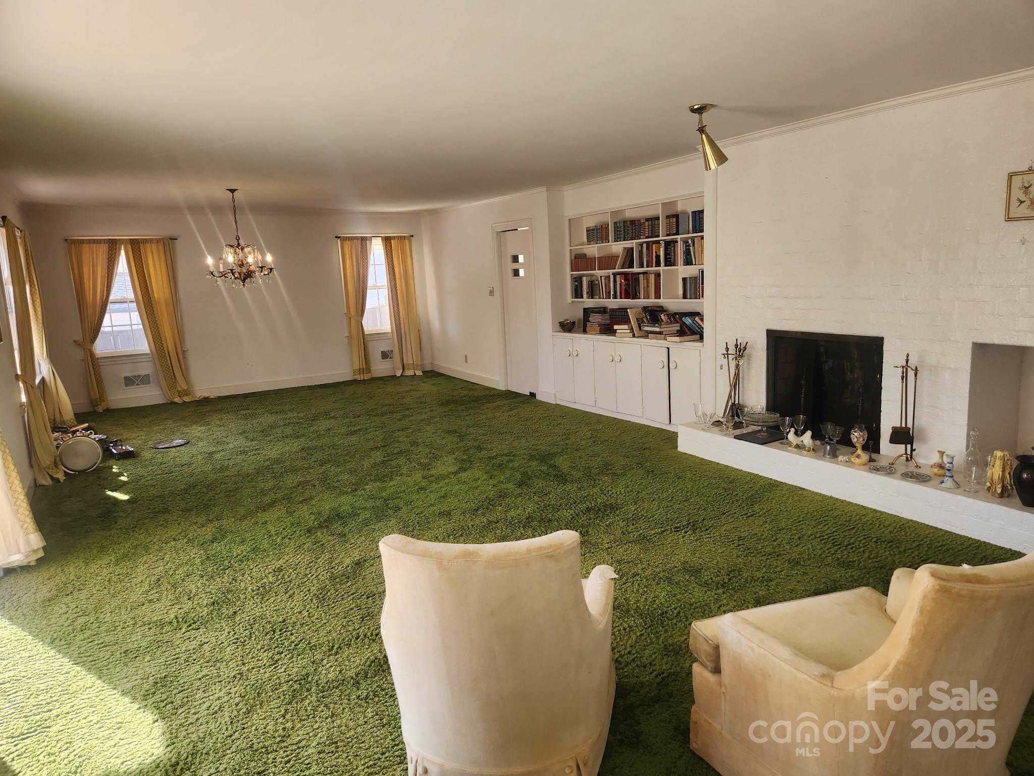 214 Robinwood Circle