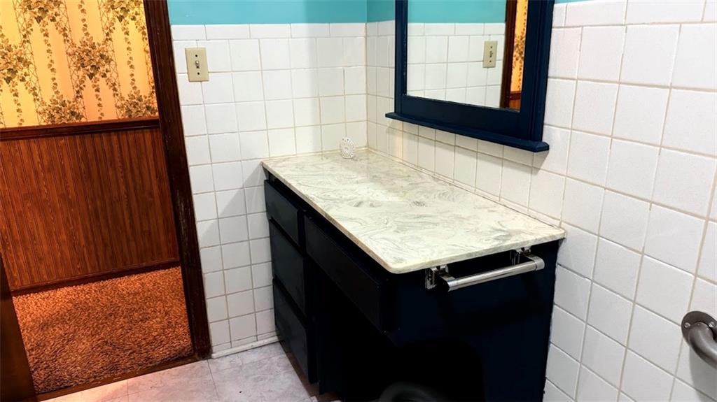 327 E Longfellow Street