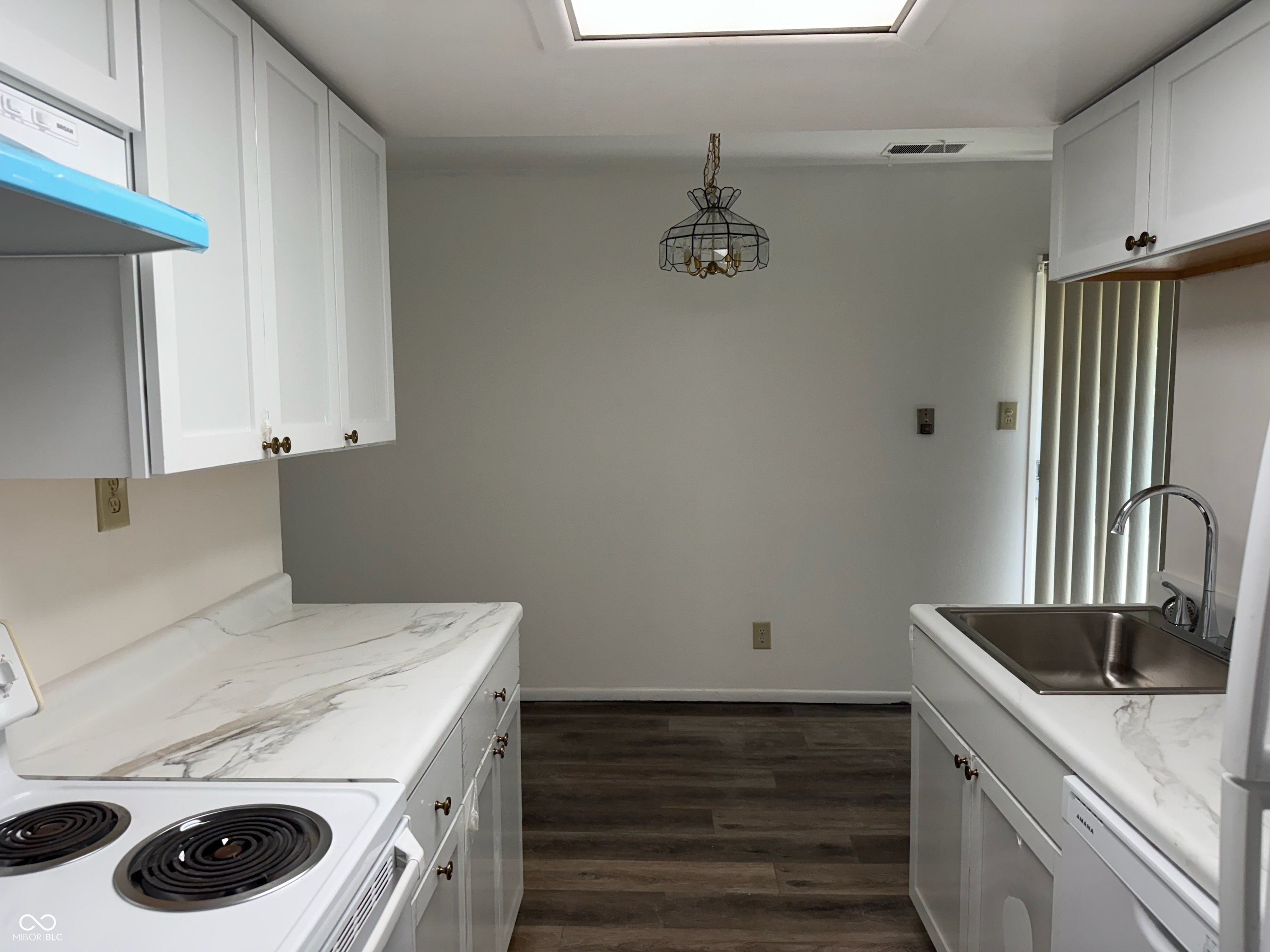 320 Elmead Court APT 2002