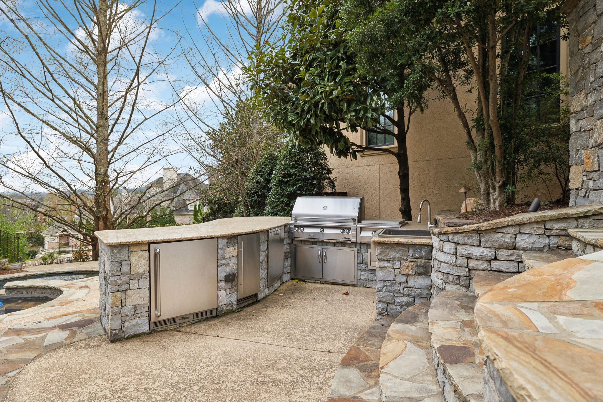 128 Woodward Hills Pl
