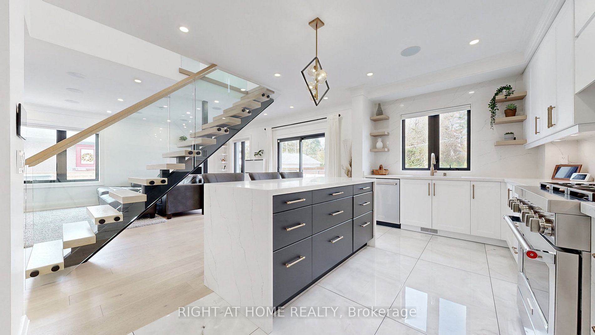 36 Littlewood Cres