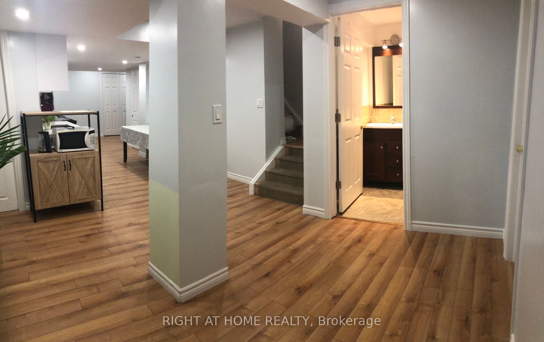 38 Glaceport Cres Bsmt