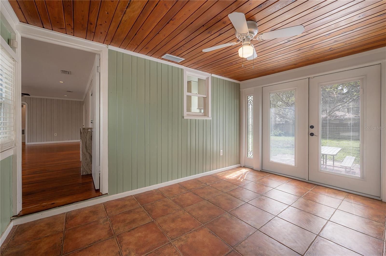 1303 E Clifton Street