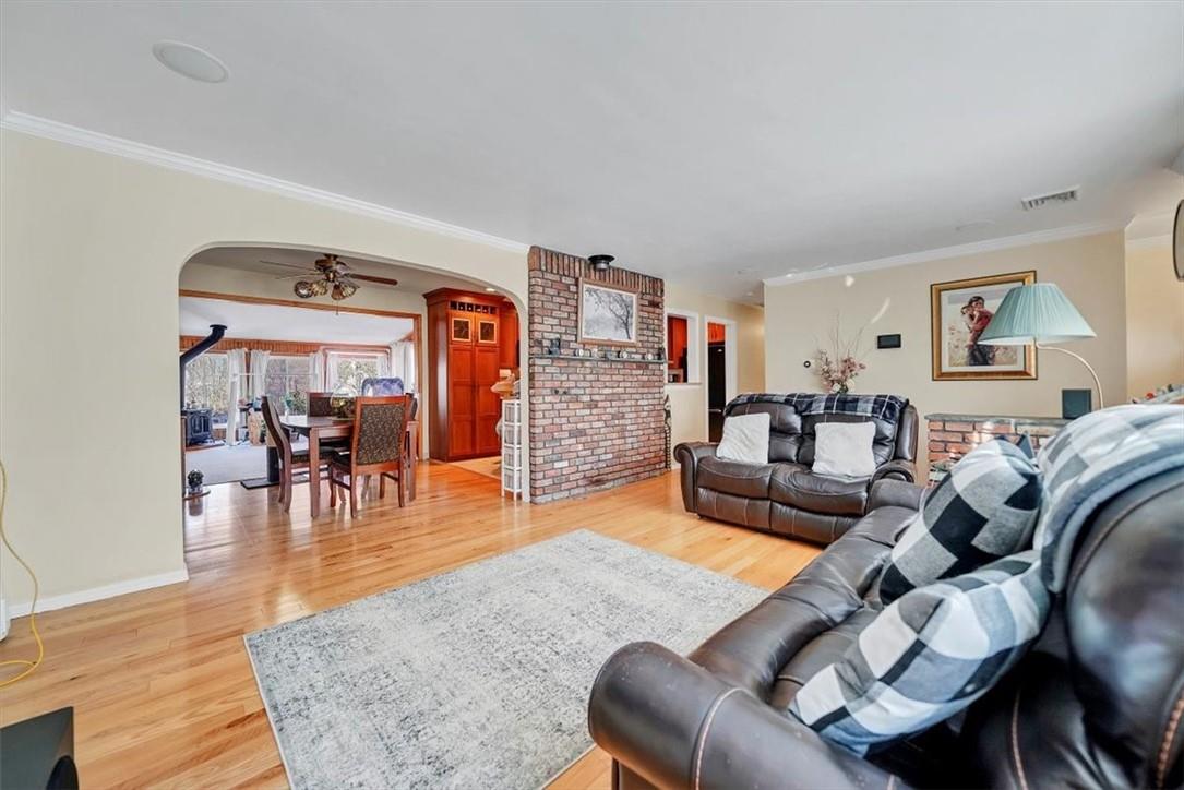 2937 Albany Post Road