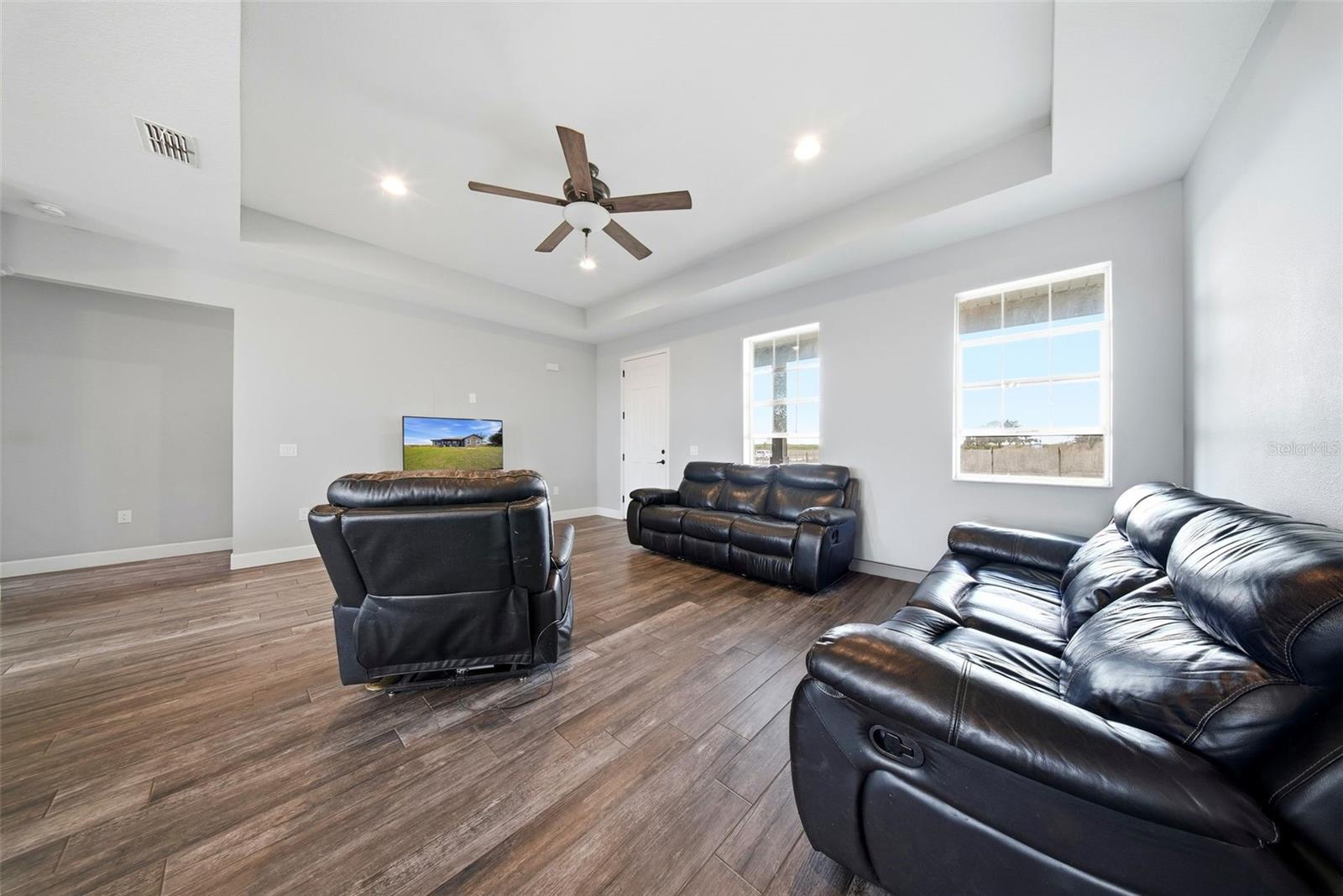 3090 80 Foot Road