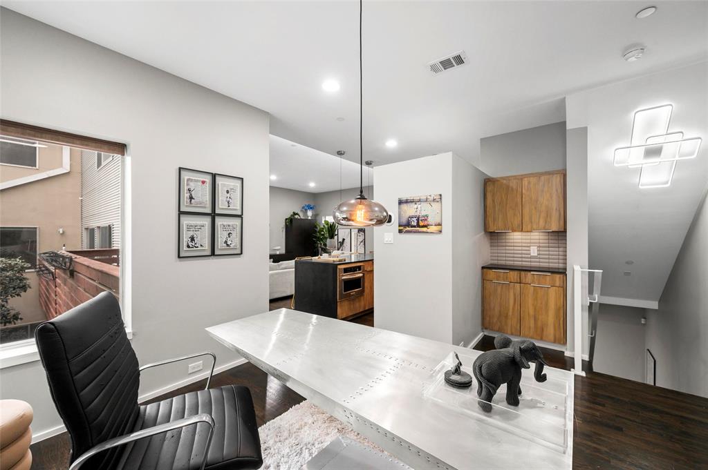 5205 Capitol Avenue 9