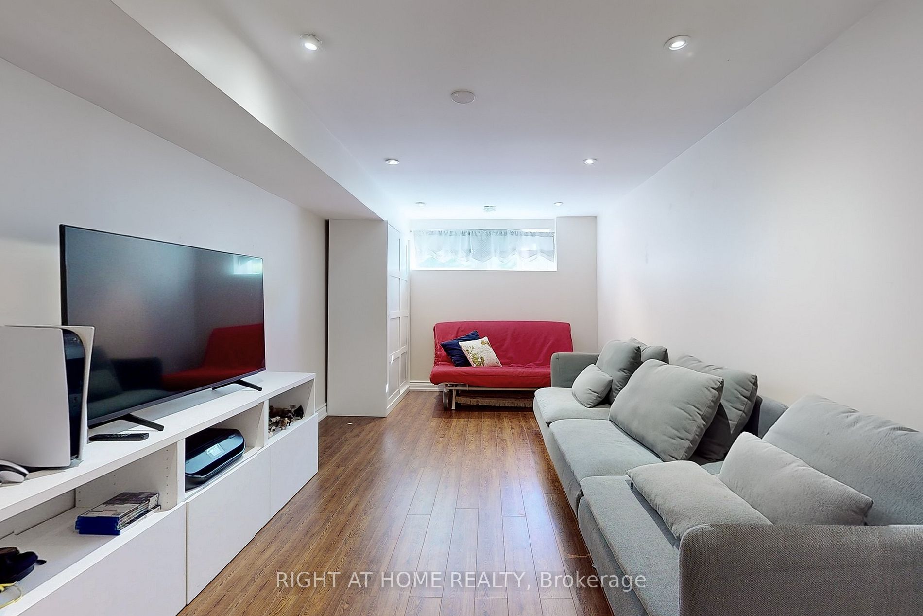 12 Plaisance Rd