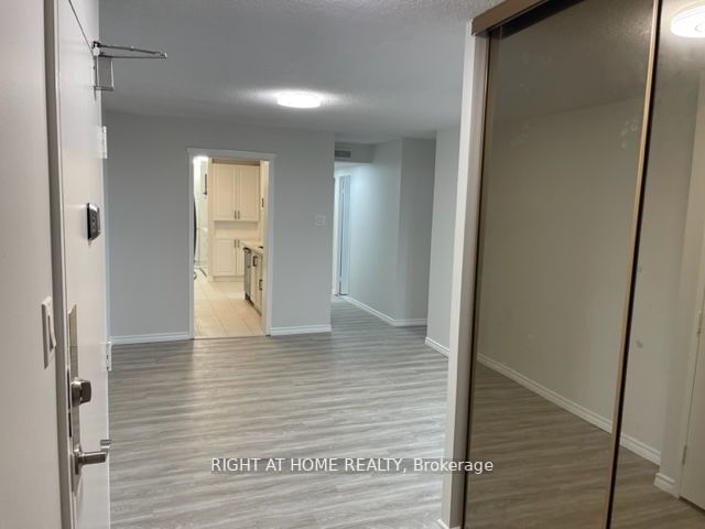 45 E Huntingdale Blvd 805
