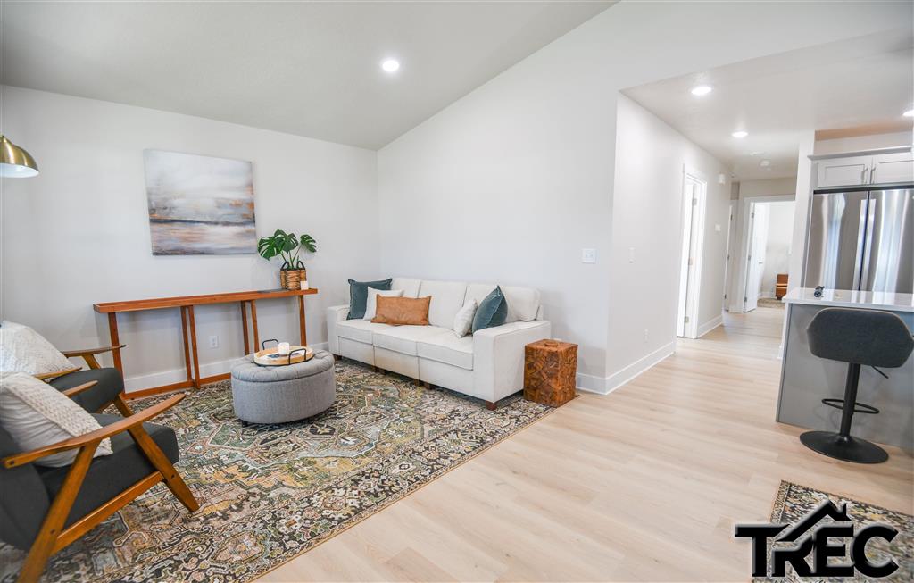293 Cypress Dr