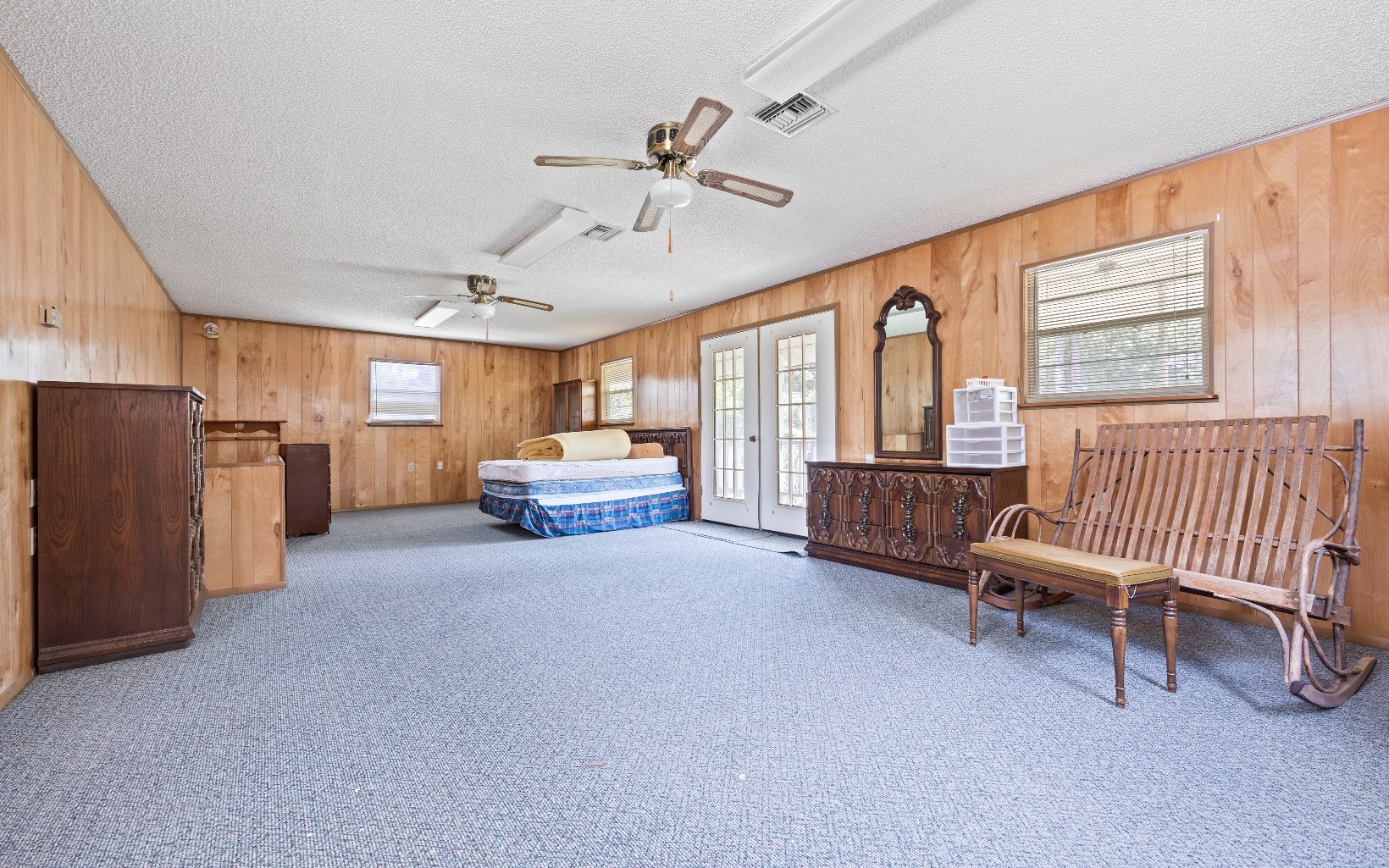112 NE Rowan Rd
