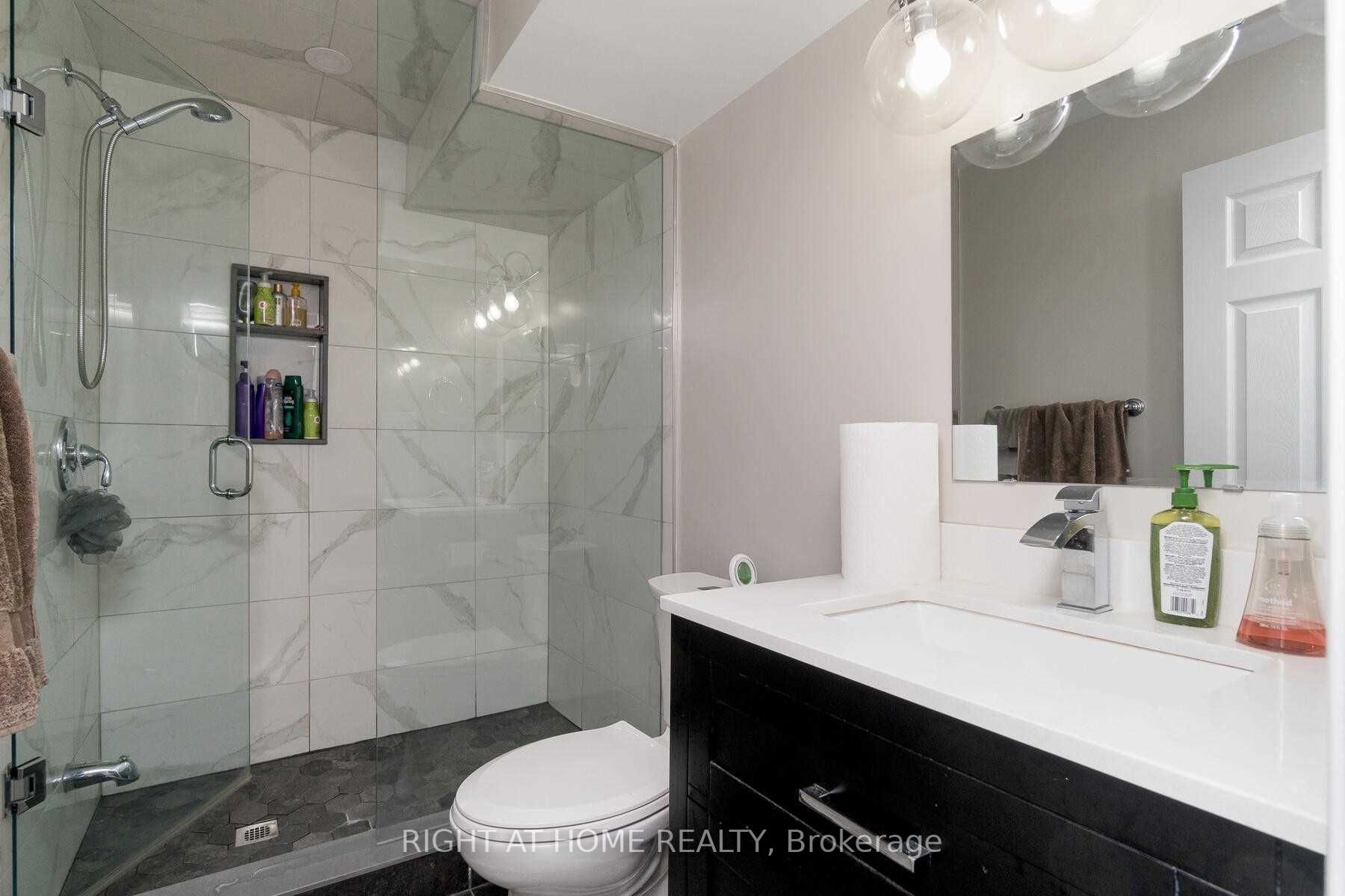 30 Pauline Cres 6