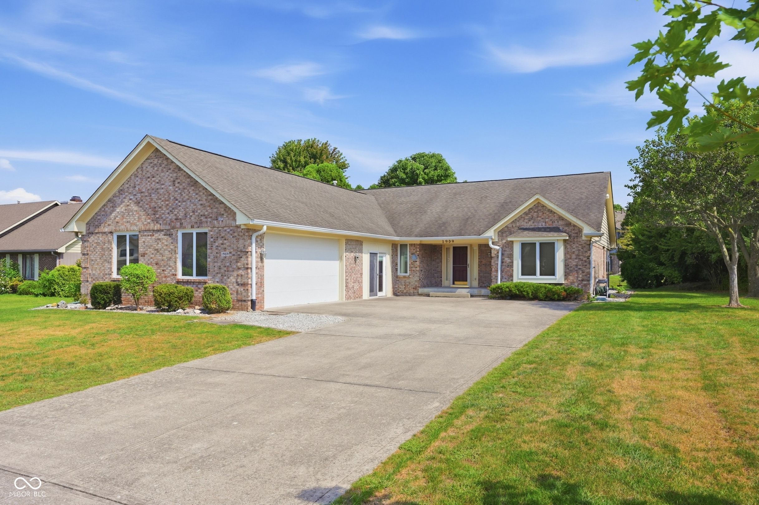 1909 Lakeside Lane