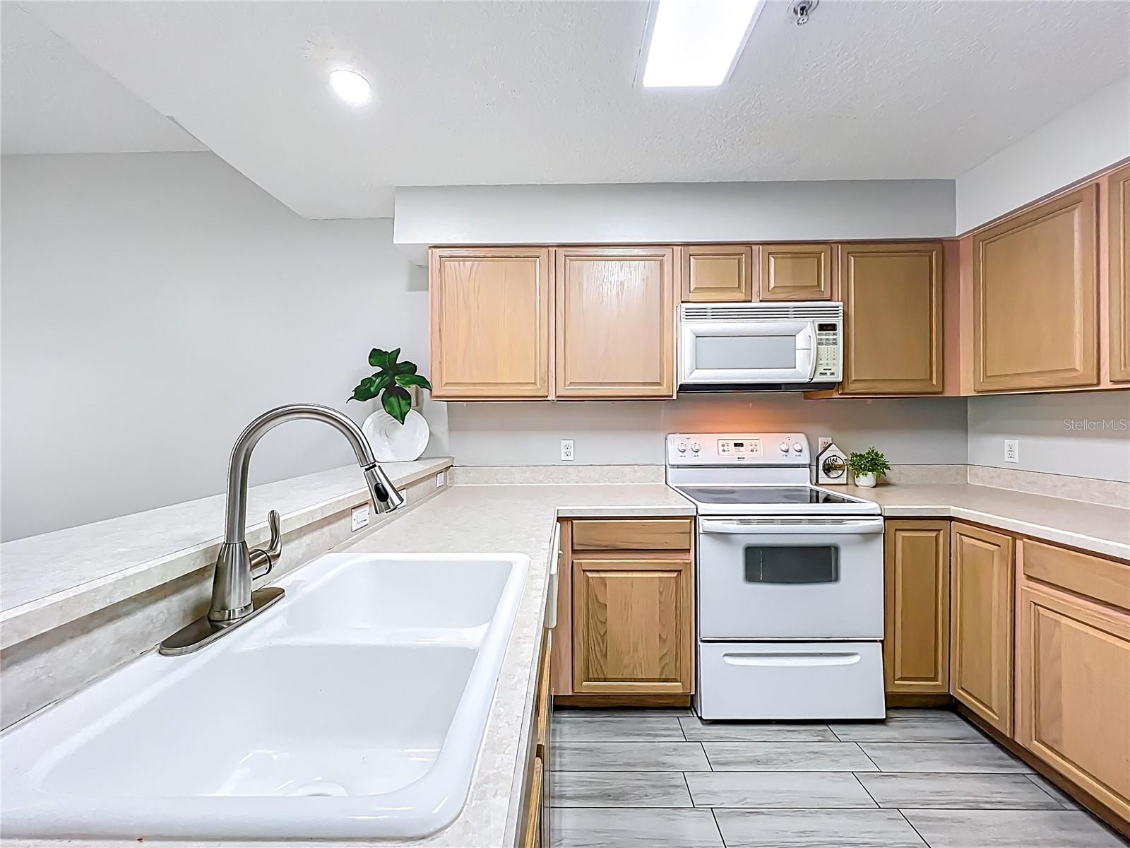 671 Sandy Neck Lane 102