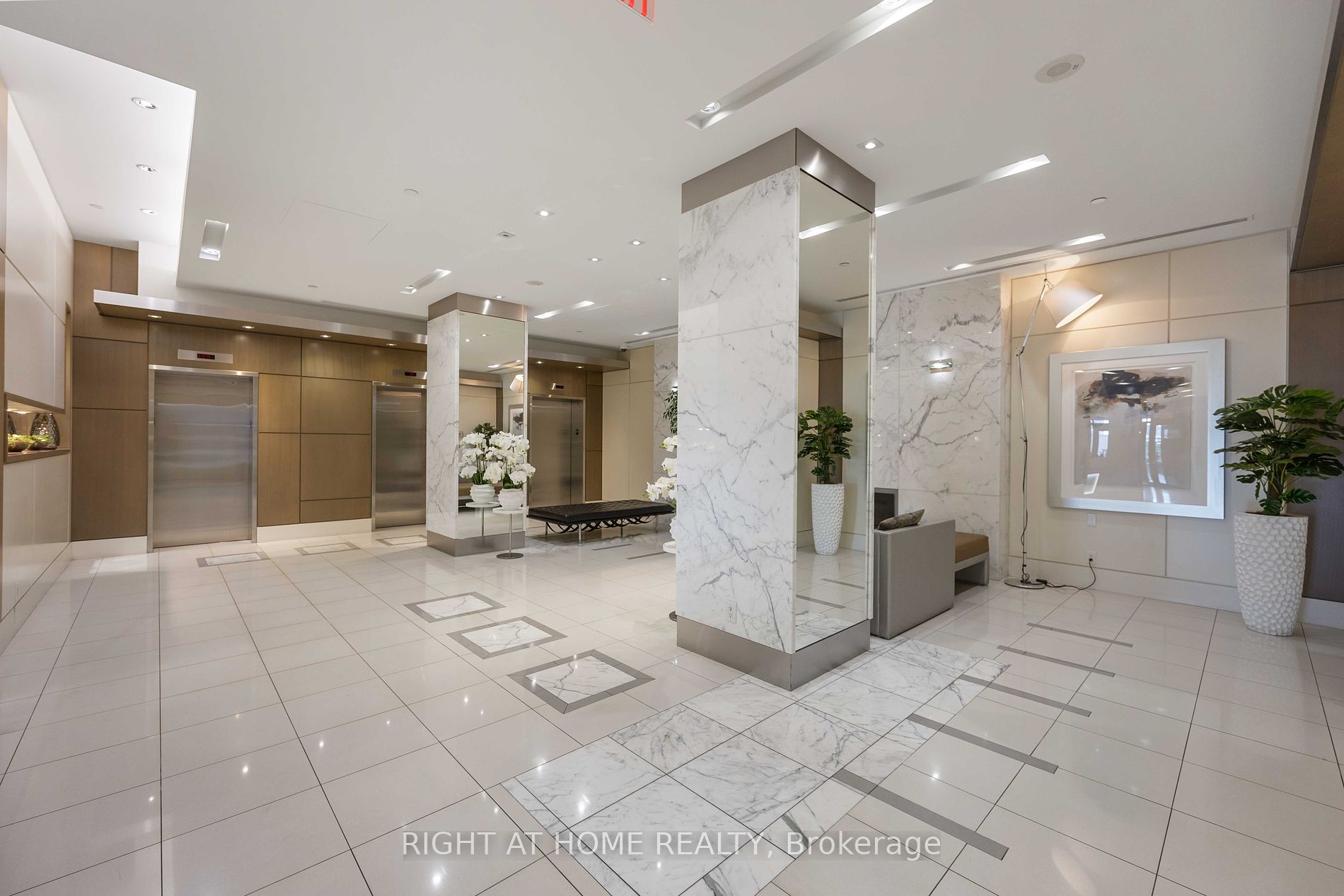 500 W St Clair Ave 1901