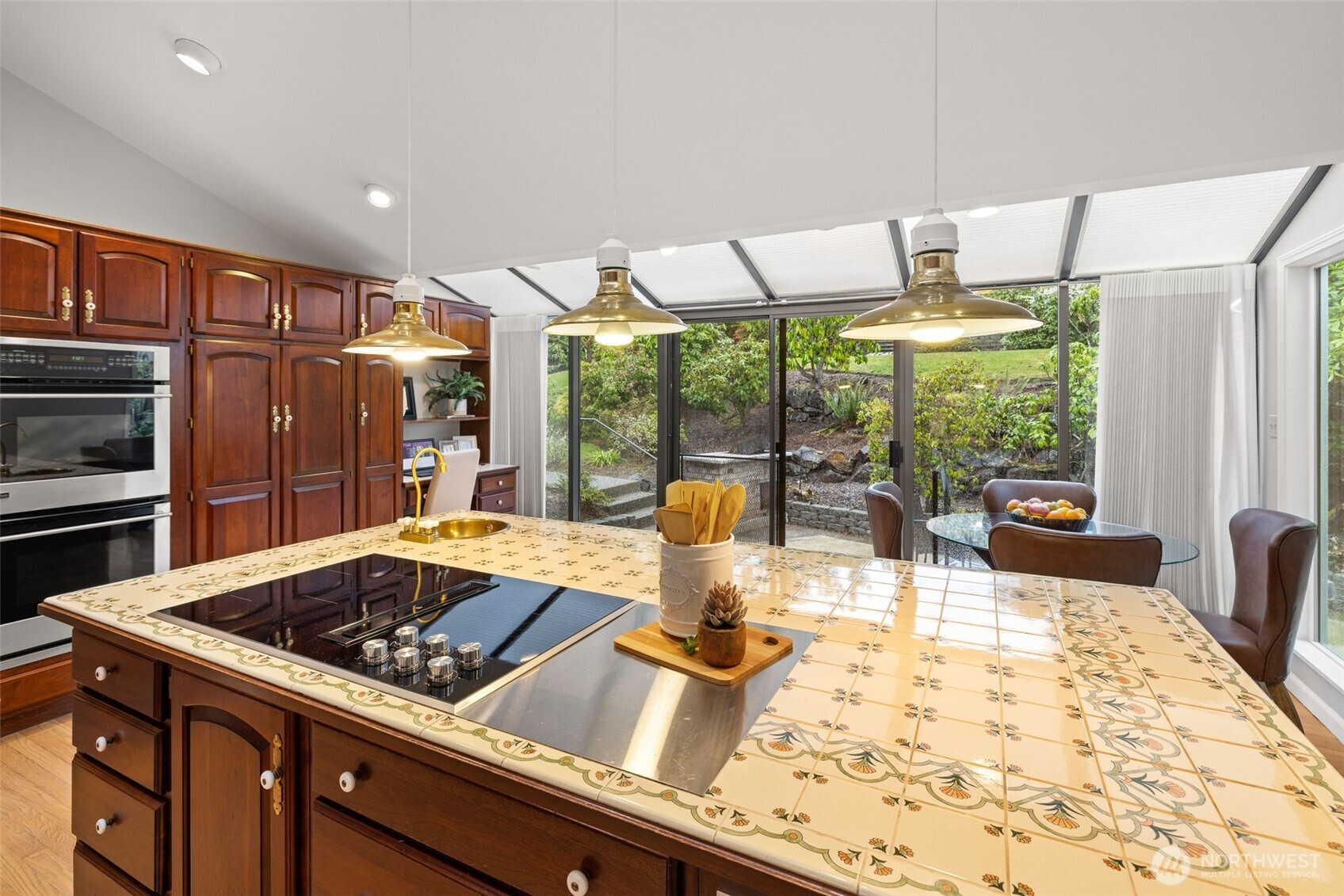 11818 Marine View Drive SW