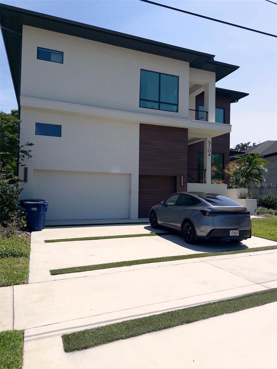 5104 W Evelyn Drive