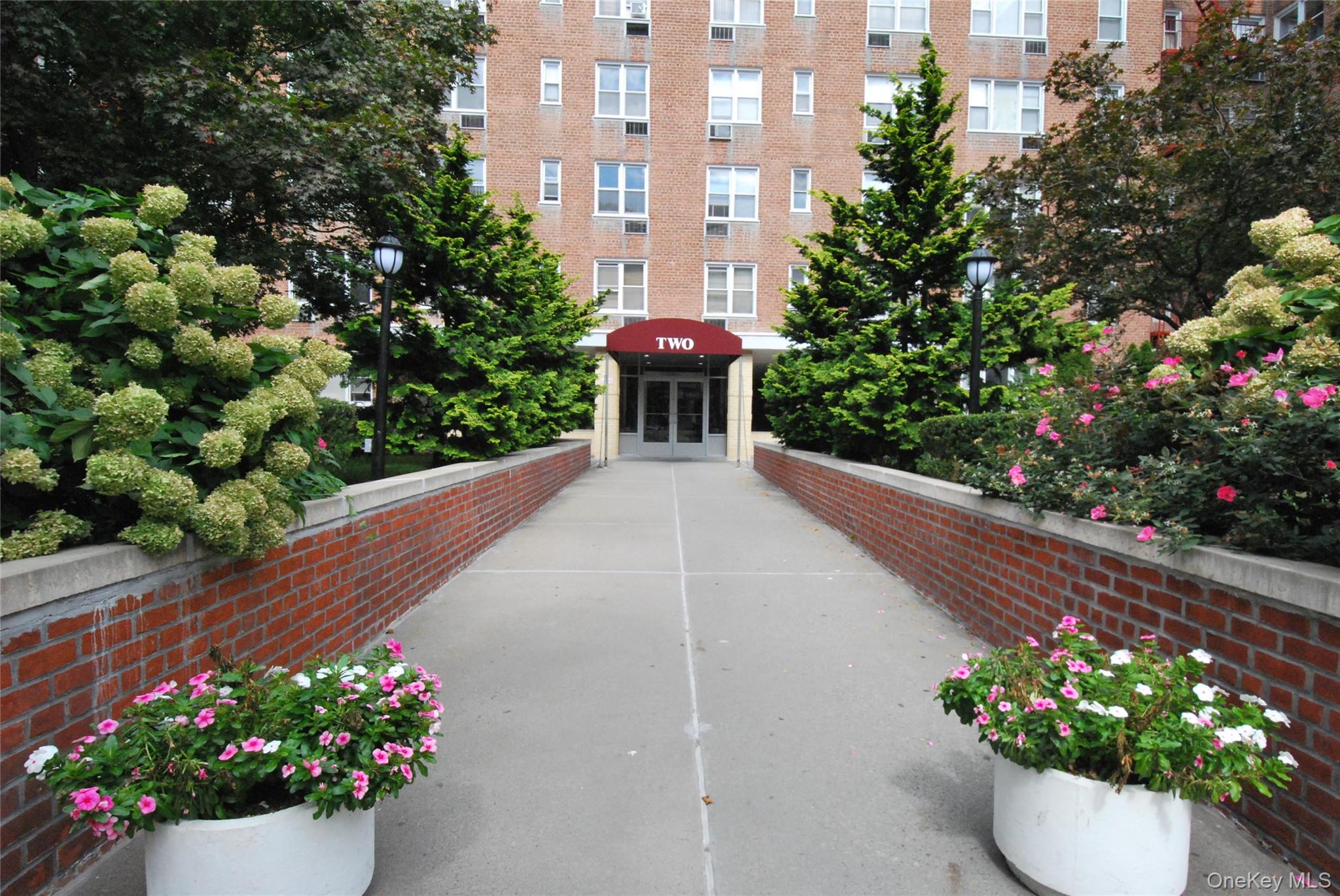 2 Sadore Lane 5E
