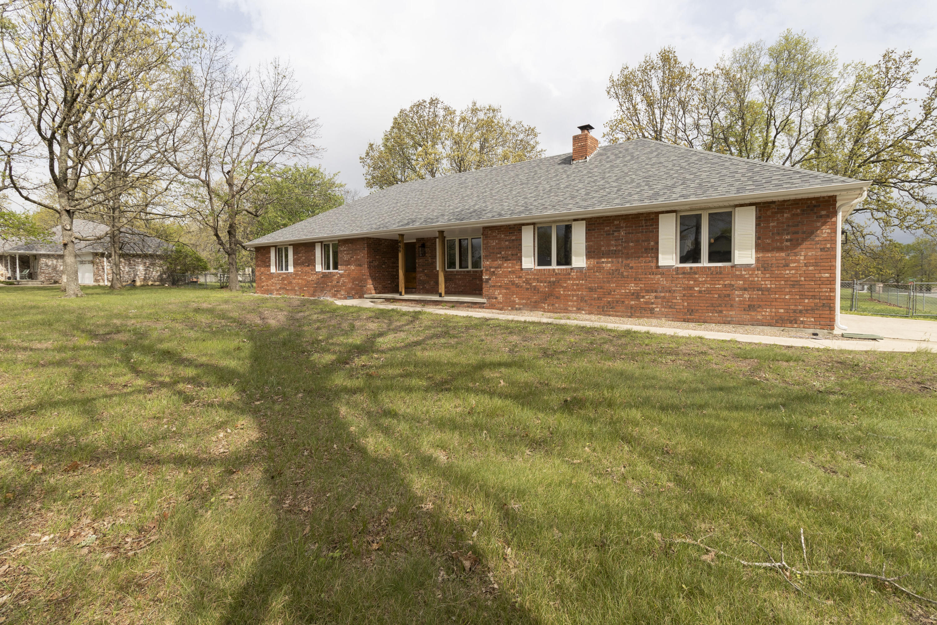 489 Meadowview Drive