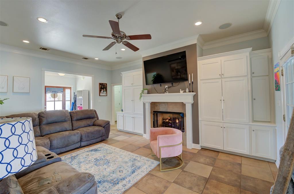 5861 Bluebonnett Drive