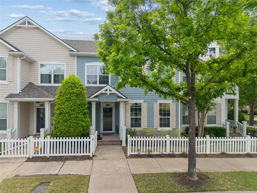 6204 Crescent Street