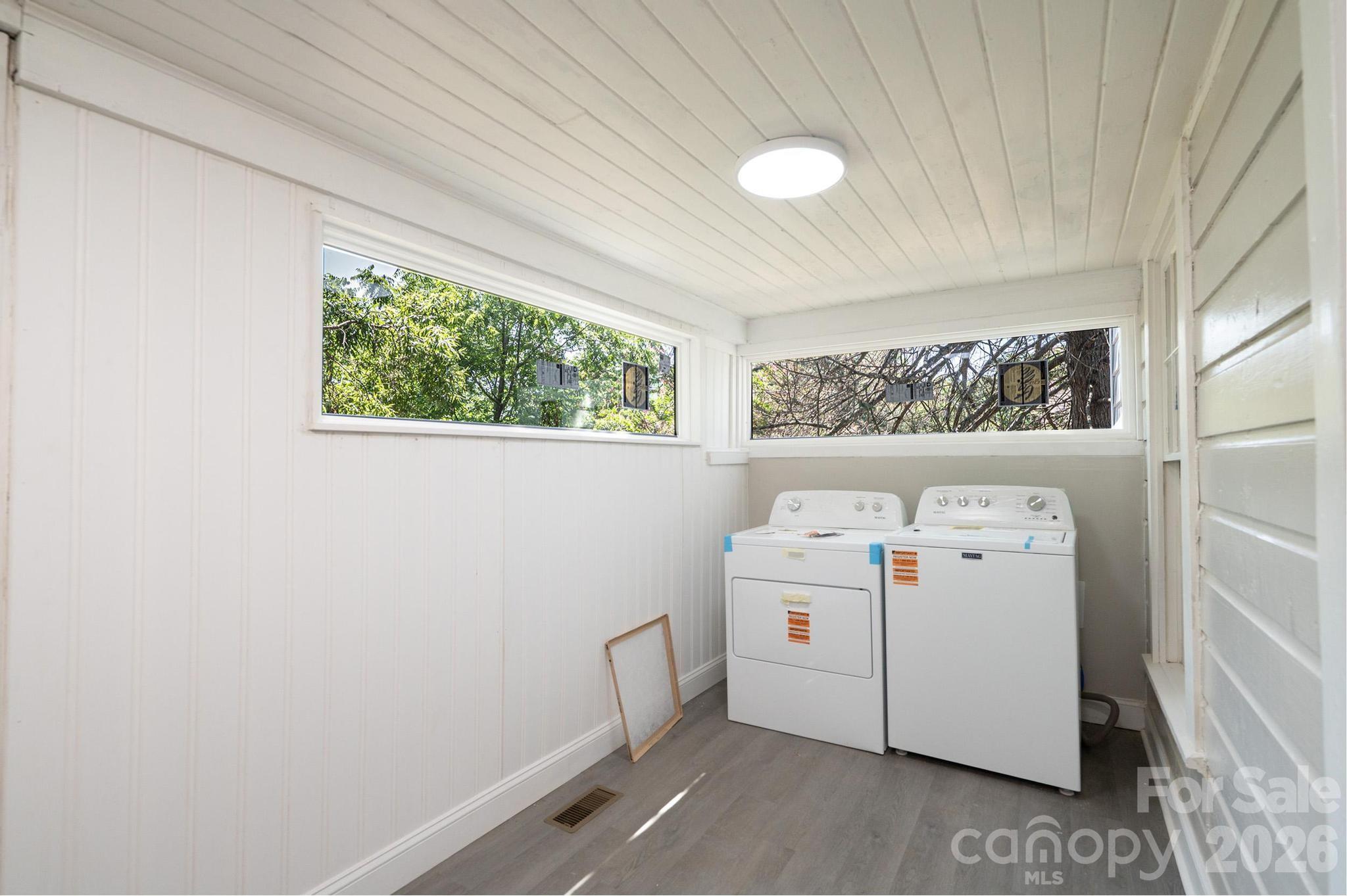 423 N Davis Avenue