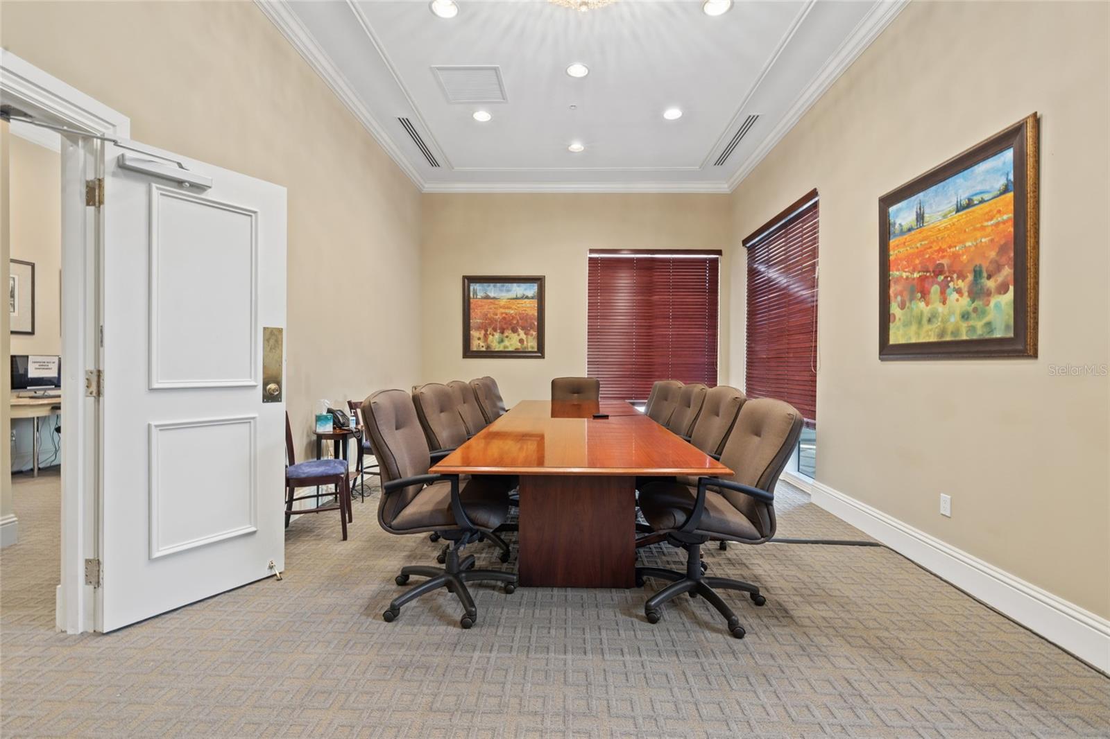 800 N Tamiami Trail 611