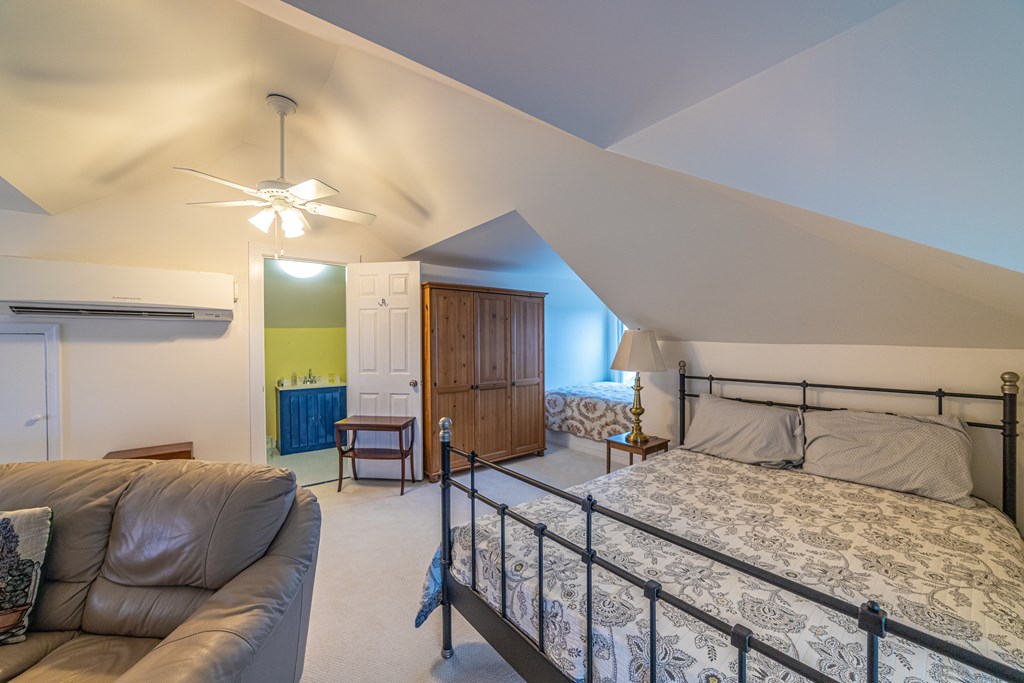 106 Bay Ave 15