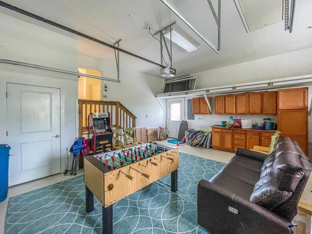 168 Sunset Blvd 65